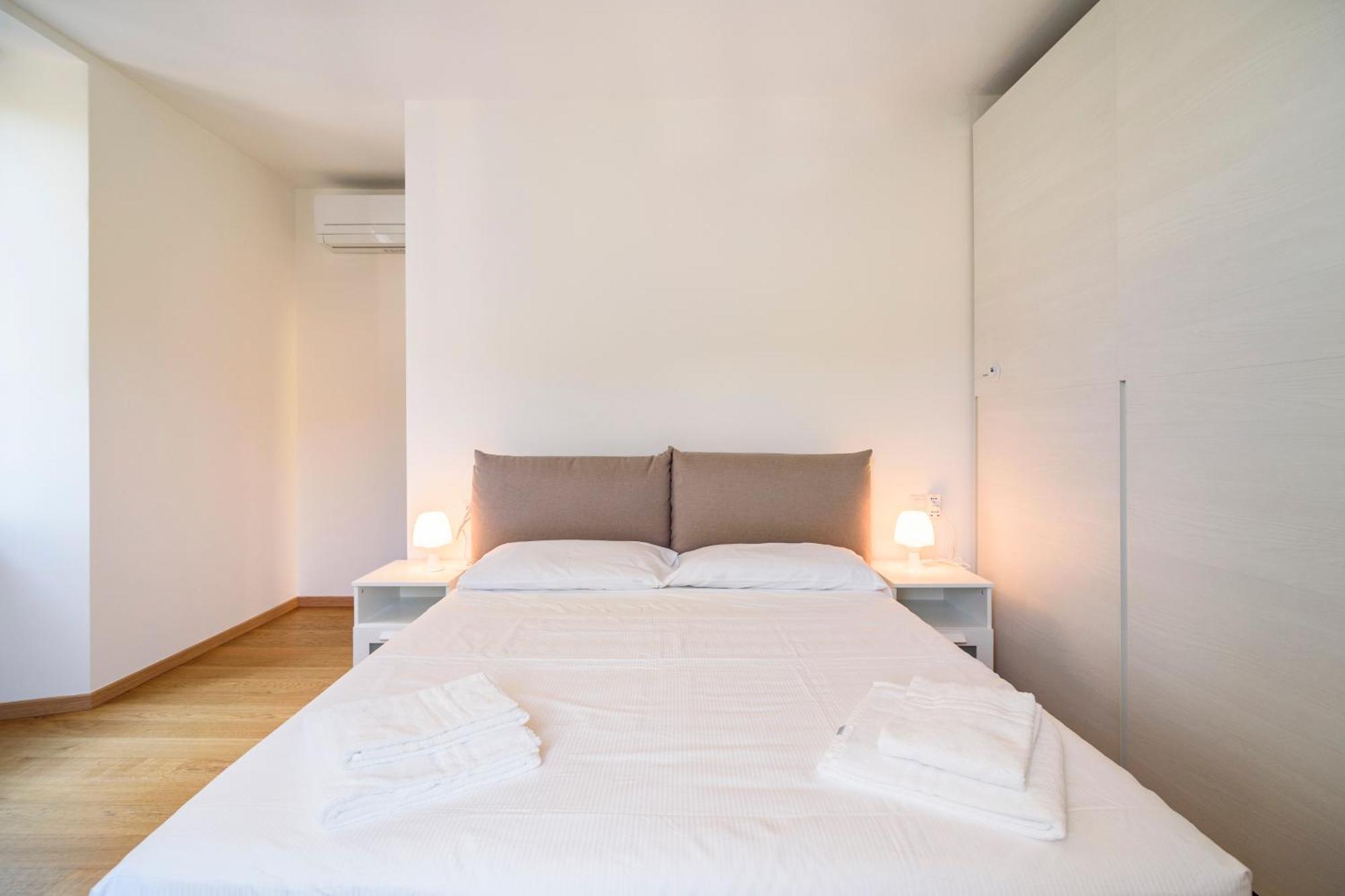 Historical Center - Free Parking And Private Terrace Apartment โกโม ภายนอก รูปภาพ
