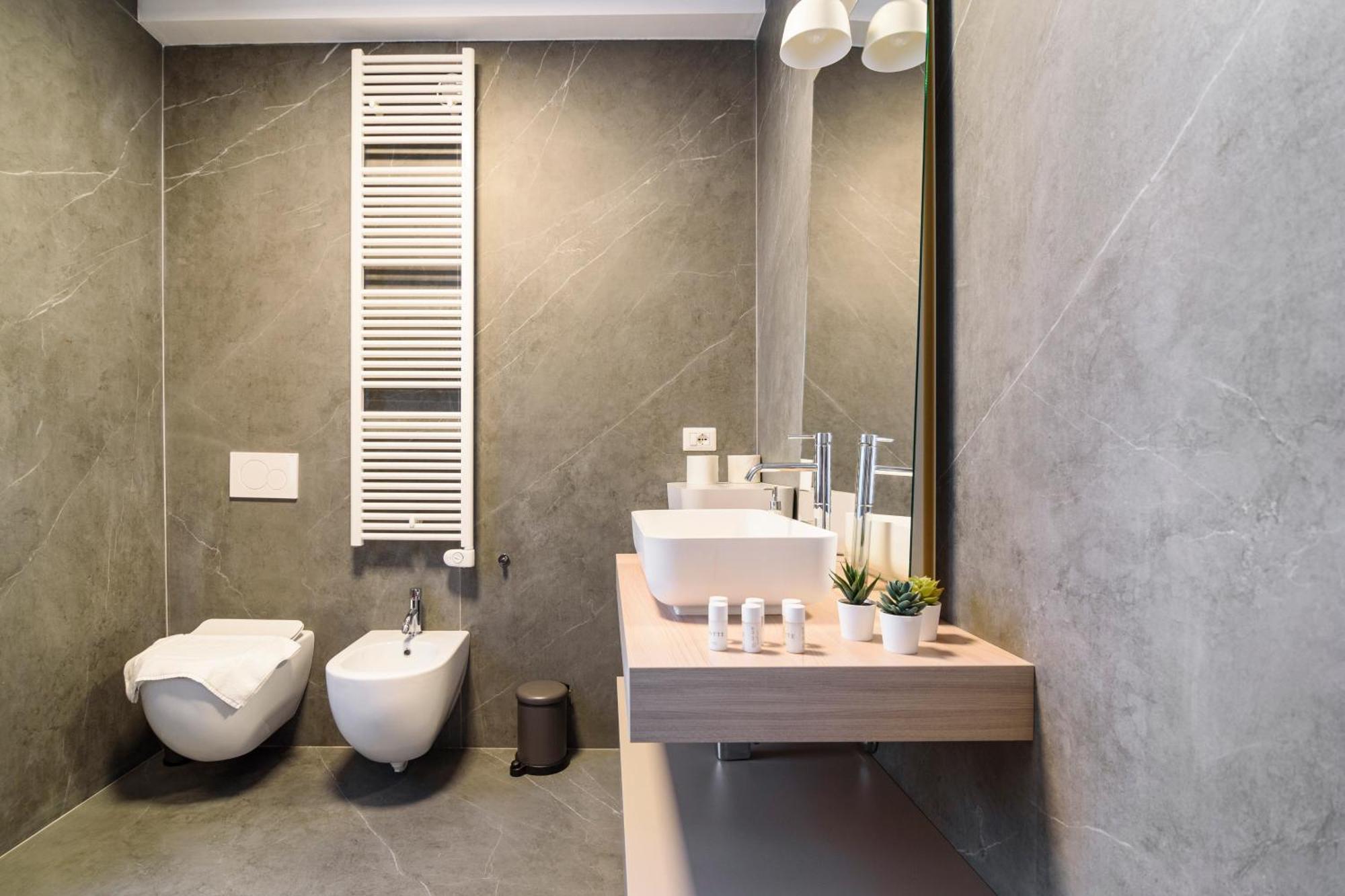 Historical Center - Free Parking And Private Terrace Apartment โกโม ภายนอก รูปภาพ